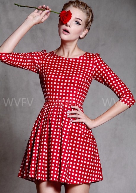 Red and white squares three quarter sleeve dress